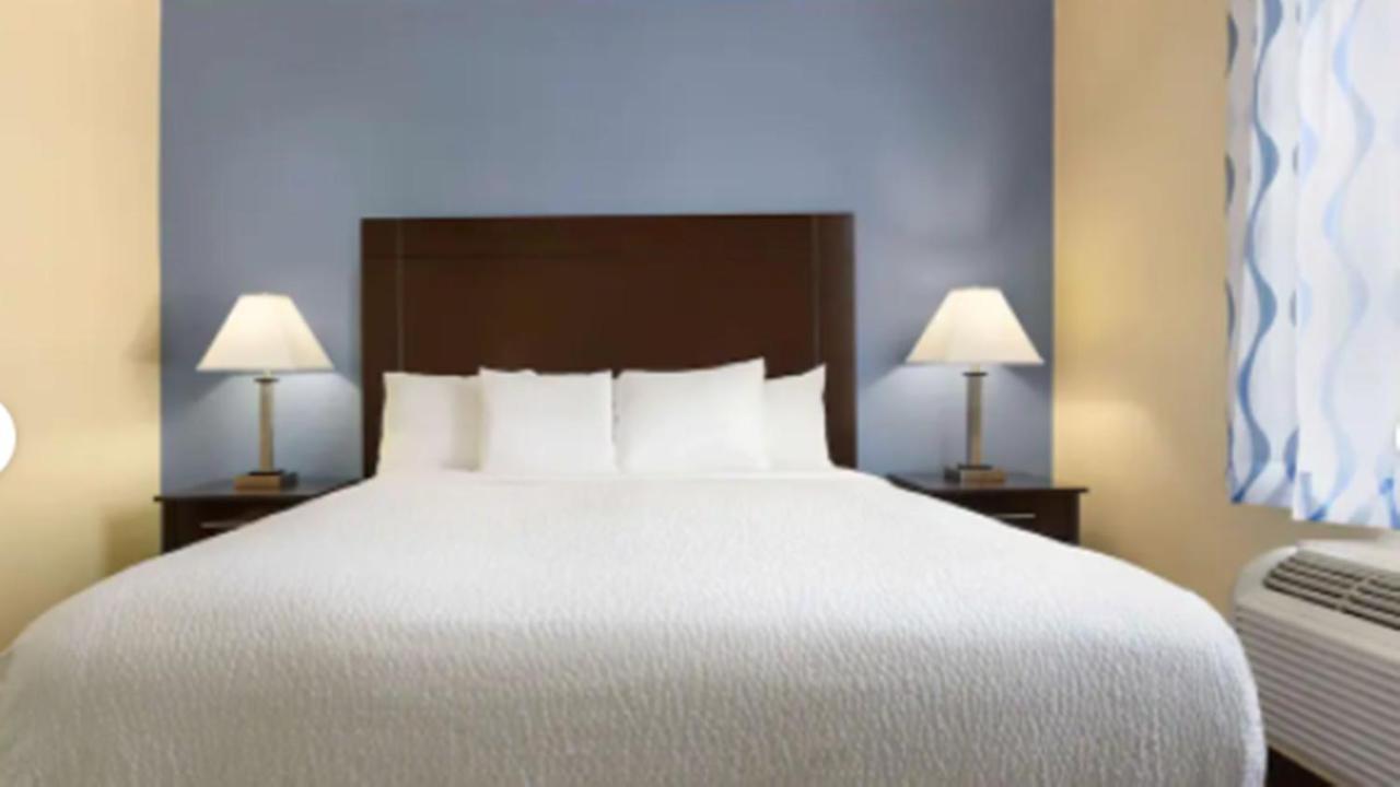 Days Inn & Suites By Wyndham Dfw Airport South-Euless Εξωτερικό φωτογραφία